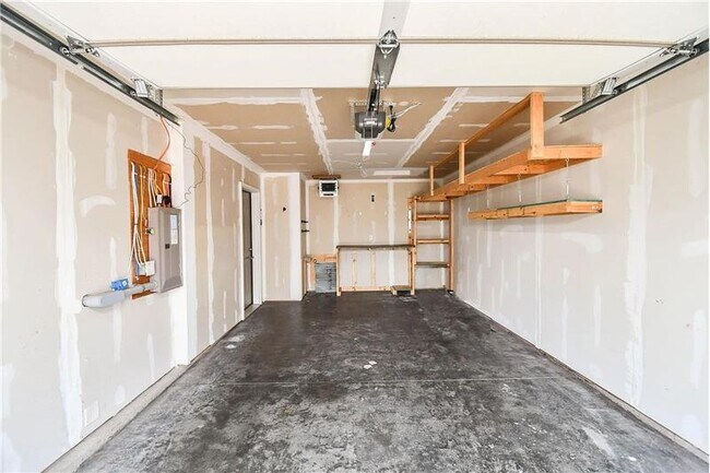 Building Photo - 2428 E Meadowside Pl