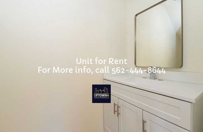 Building Photo - Townhome - 3 Bedrooms-2.5 Baths - Los Ange...