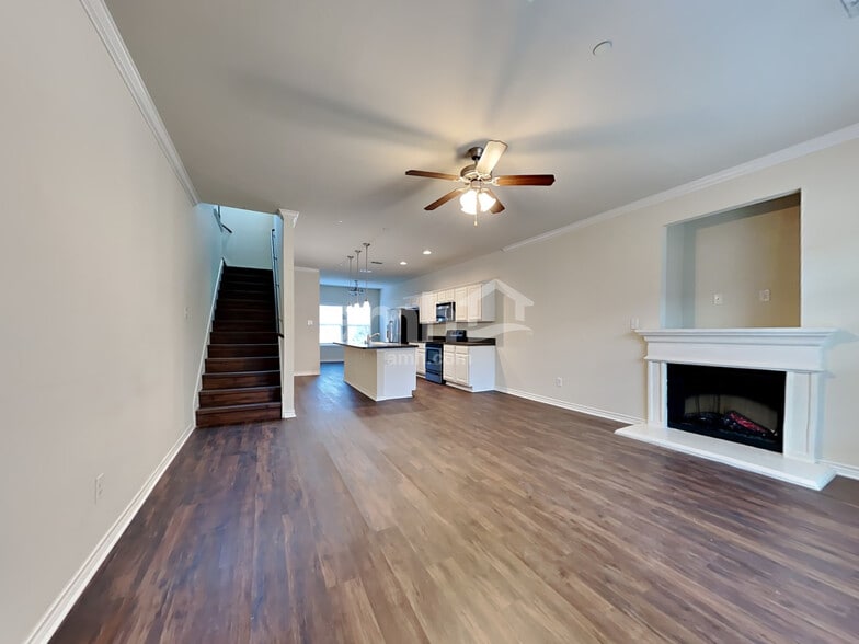 Building Photo - 5513 Soledad Dr
