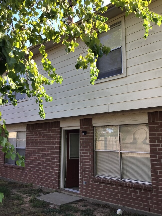 Building Photo - 11802 Sunny Stream Dr