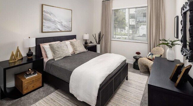 Building Photo - 5127 W Tyson Ave