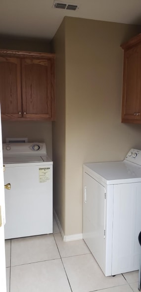 Building Photo - 1921 Horsetail Falls