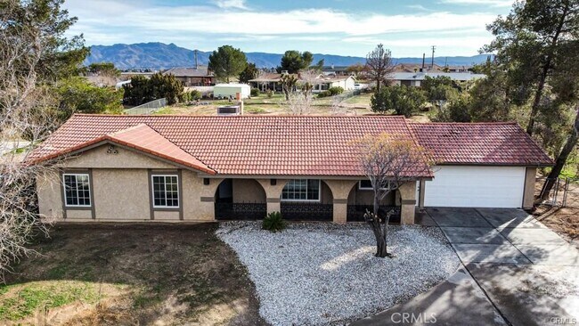 Building Photo - 17433 Sultana St