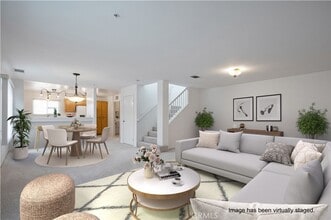 Building Photo - Spacious Upstairs 3 Bed 2.5 Bath Townhouse with 2 Car Tandem Garage