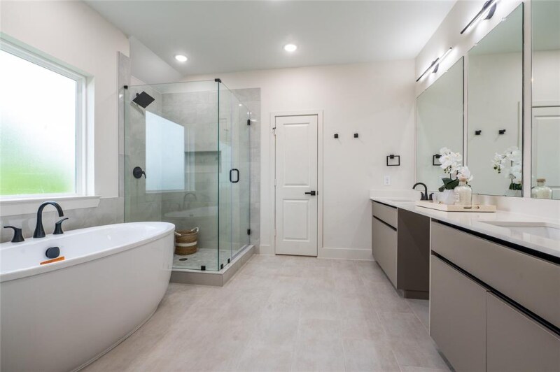 Building Photo - 8122 Corinth St