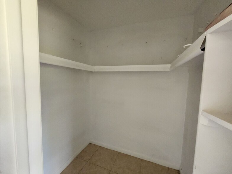 Building Photo - REMODELED 2 bedroom 2 bathroom in NE Cape Coral