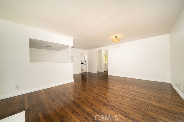 Building Photo - 2542 Vuelta Grande Ave