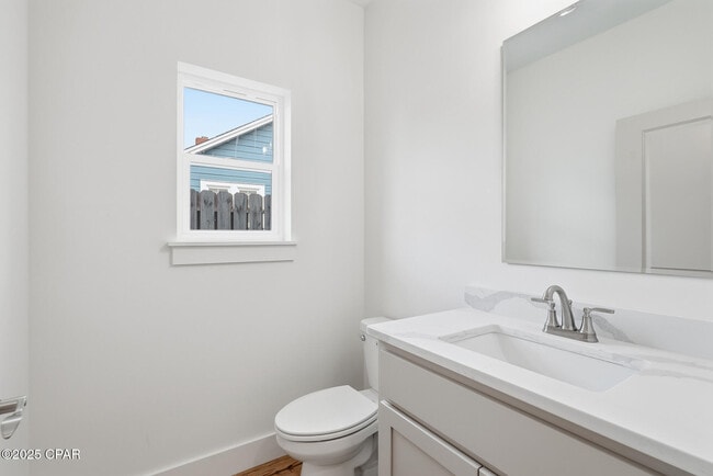 Building Photo - 924 Grace Ave