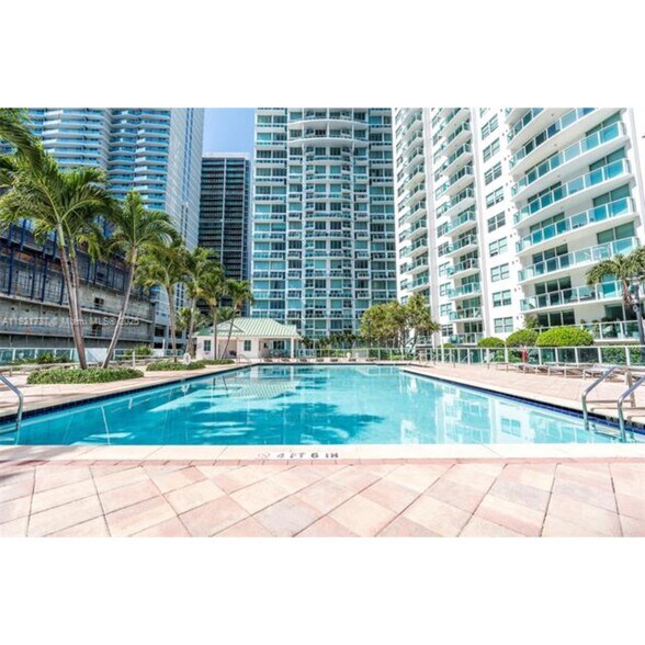 Building Photo - 31 SE 5th St