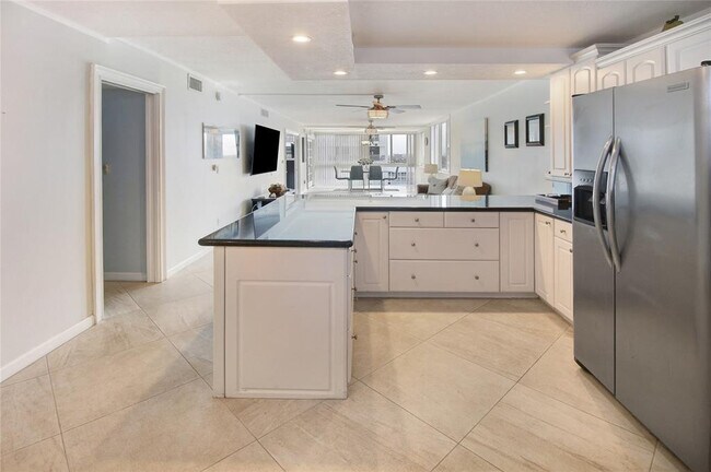 Building Photo - 3100 NE 49th St