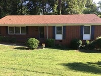 Building Photo - One-month FREE rent! Apply by 3/20/26.  GREAT LOCATION!! RANCH HOME WITH HARDWOODS NEAR DOWNTOWN
