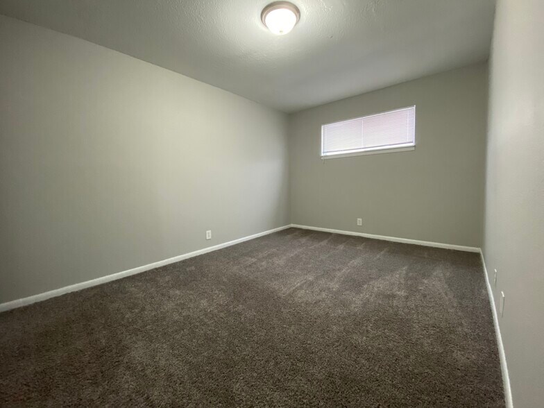 Building Photo - 3237 S Staples St