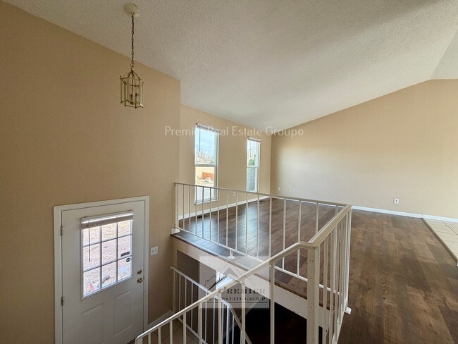 Building Photo - 4815 Eldon Dr S