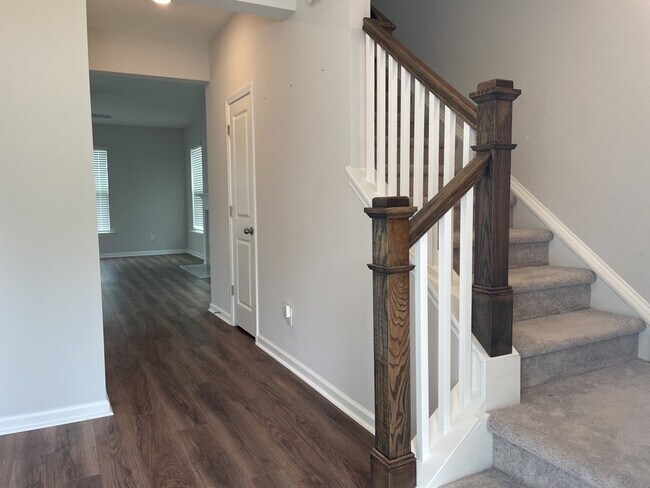 Building Photo - 2903 Siebold Dr