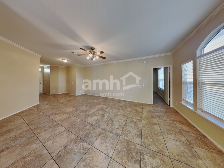 Building Photo - 2326 Loquat Ln