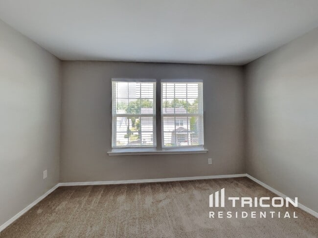 Building Photo - 514 Kerriann Ln