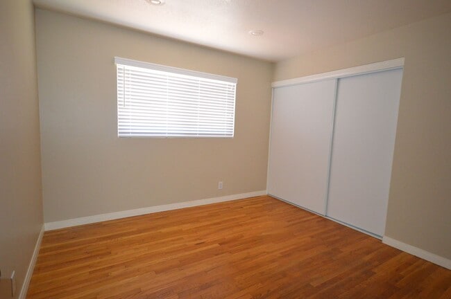 Building Photo - 3 Bedroom East Orange Home