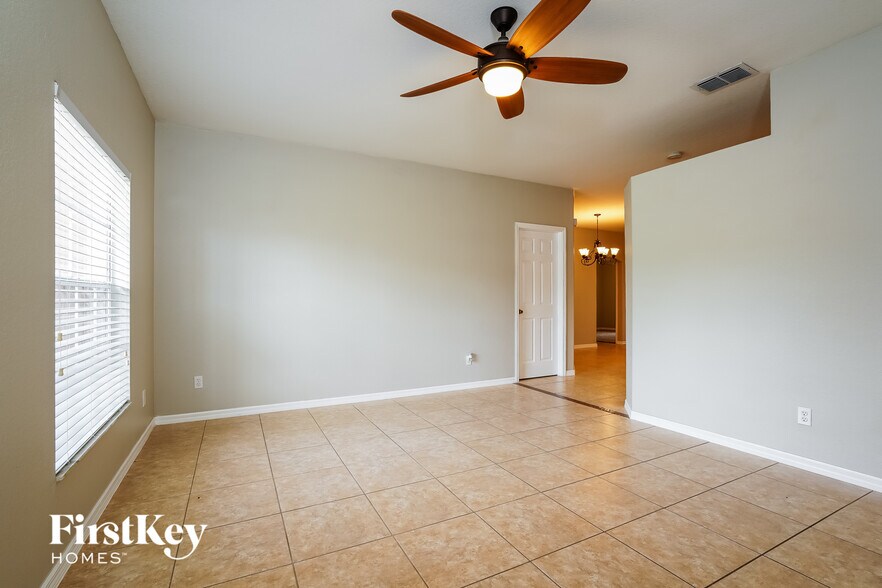 Building Photo - 806 Anza Ave