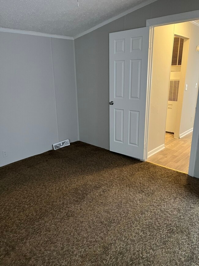 Building Photo - 1700 Lizzie Mill Rd