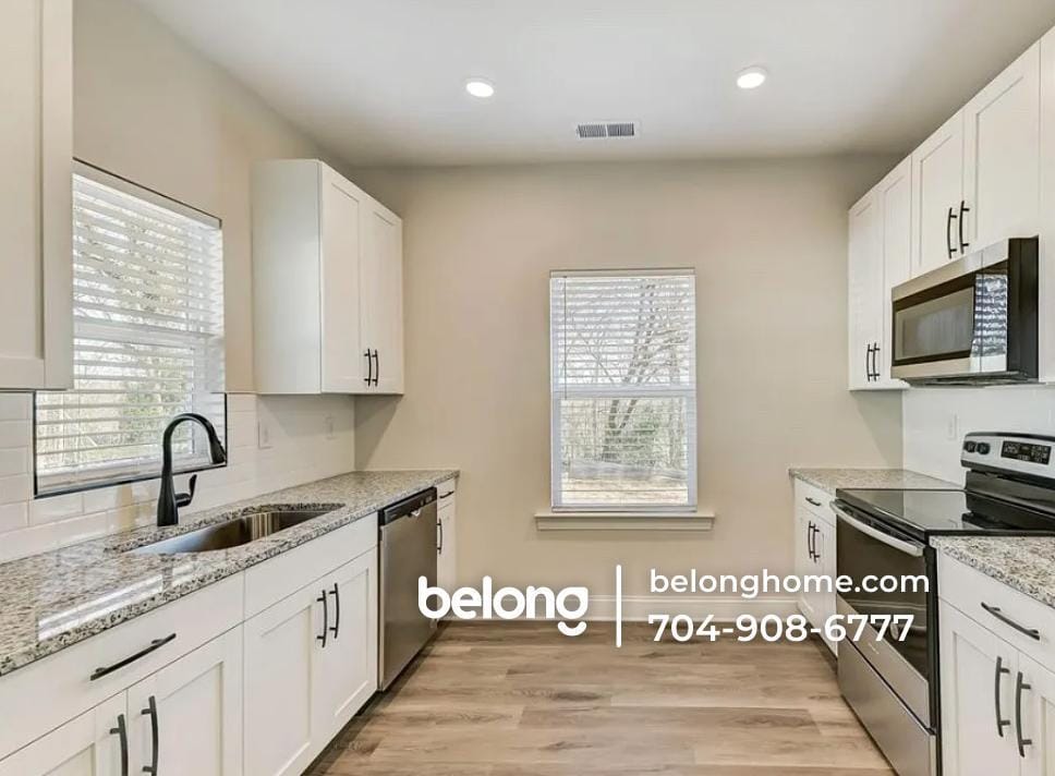 Building Photo - 39 Hawthorne St SW