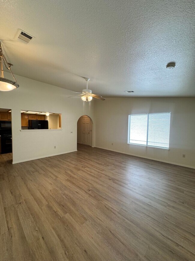 Building Photo - 711 Flower Ash Ln