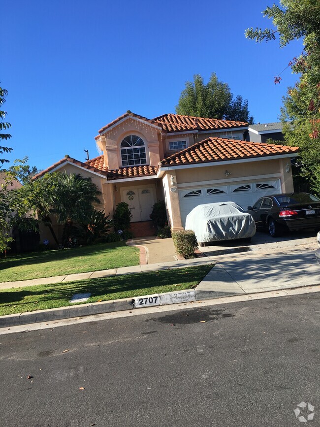 Building Photo - 2707 Veteran Ave