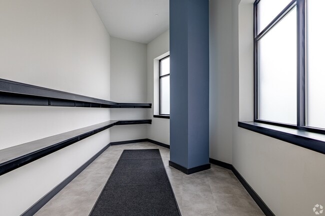 Building Photo - 72 S Essex Ave