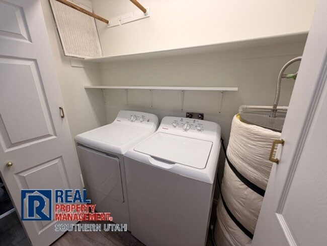 Building Photo - River Road Townhome