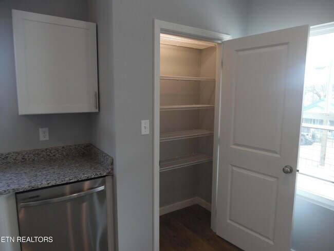 Building Photo - 3615 Lyle Ave