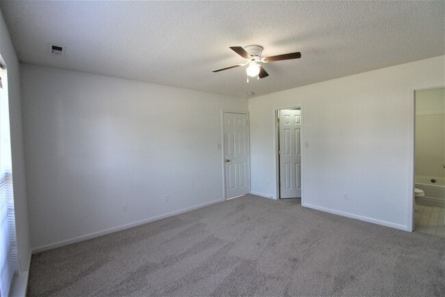 Building Photo - Charming 3-Bedroom Ranch Home in the Meriw...