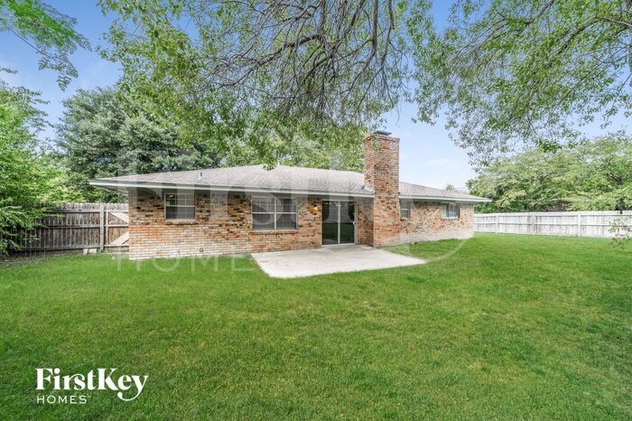 Building Photo - 204 E Lanett Dr