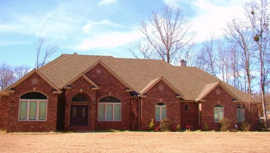 Building Photo - 5309 Cypress Dr