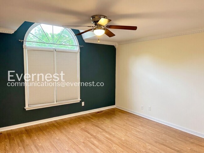 Building Photo - 2581 Glenridge Ct