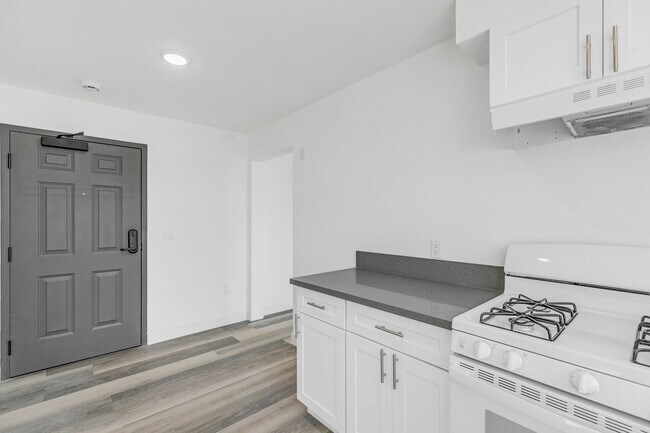 Building Photo - 2837 San Marino St