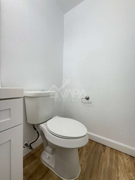 Building Photo - 4511 Diamondhead Dr