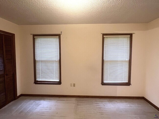 Building Photo - 178 Woodard Rd