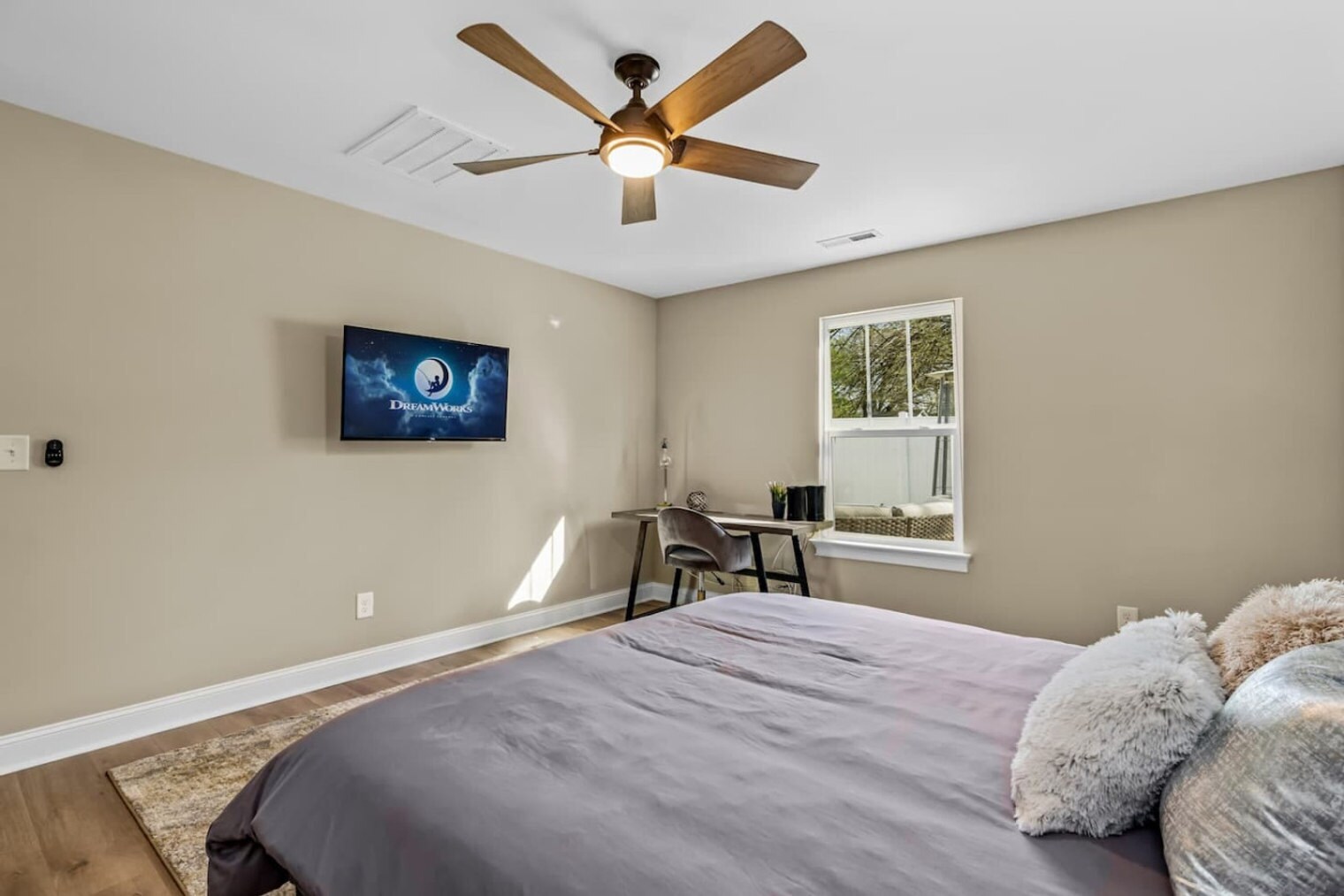 Building Photo - 628 Herms Ave