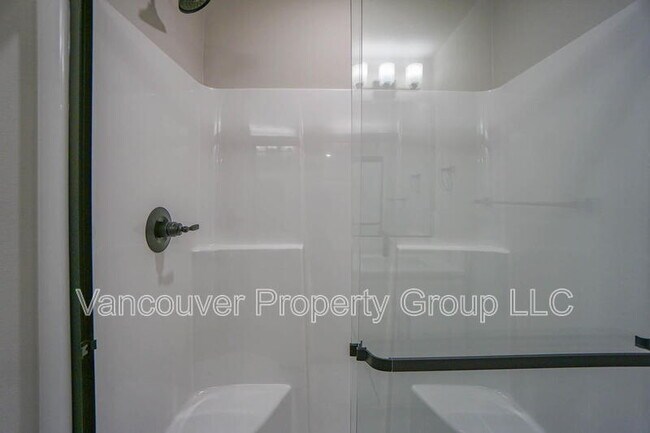 Building Photo - 2351 E Otter Lp