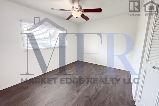 Building Photo - 2Bed/1.5Bath Townhome at Glendale/43rd Ave! Ready for Immediate Move-In!