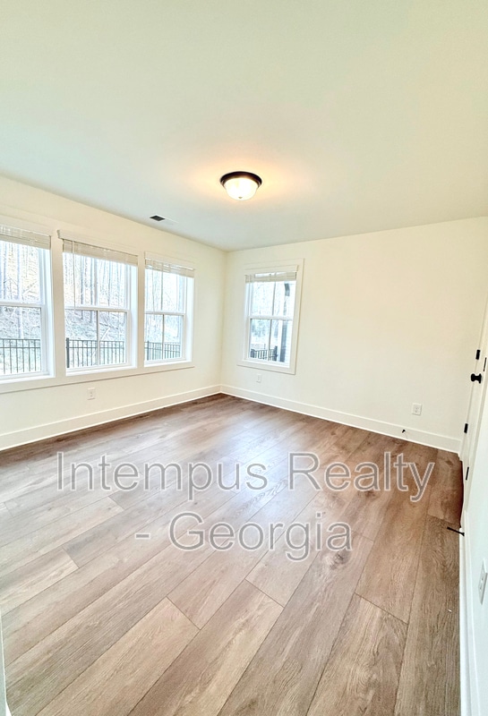 Building Photo - 102 Pinecone Pkwy