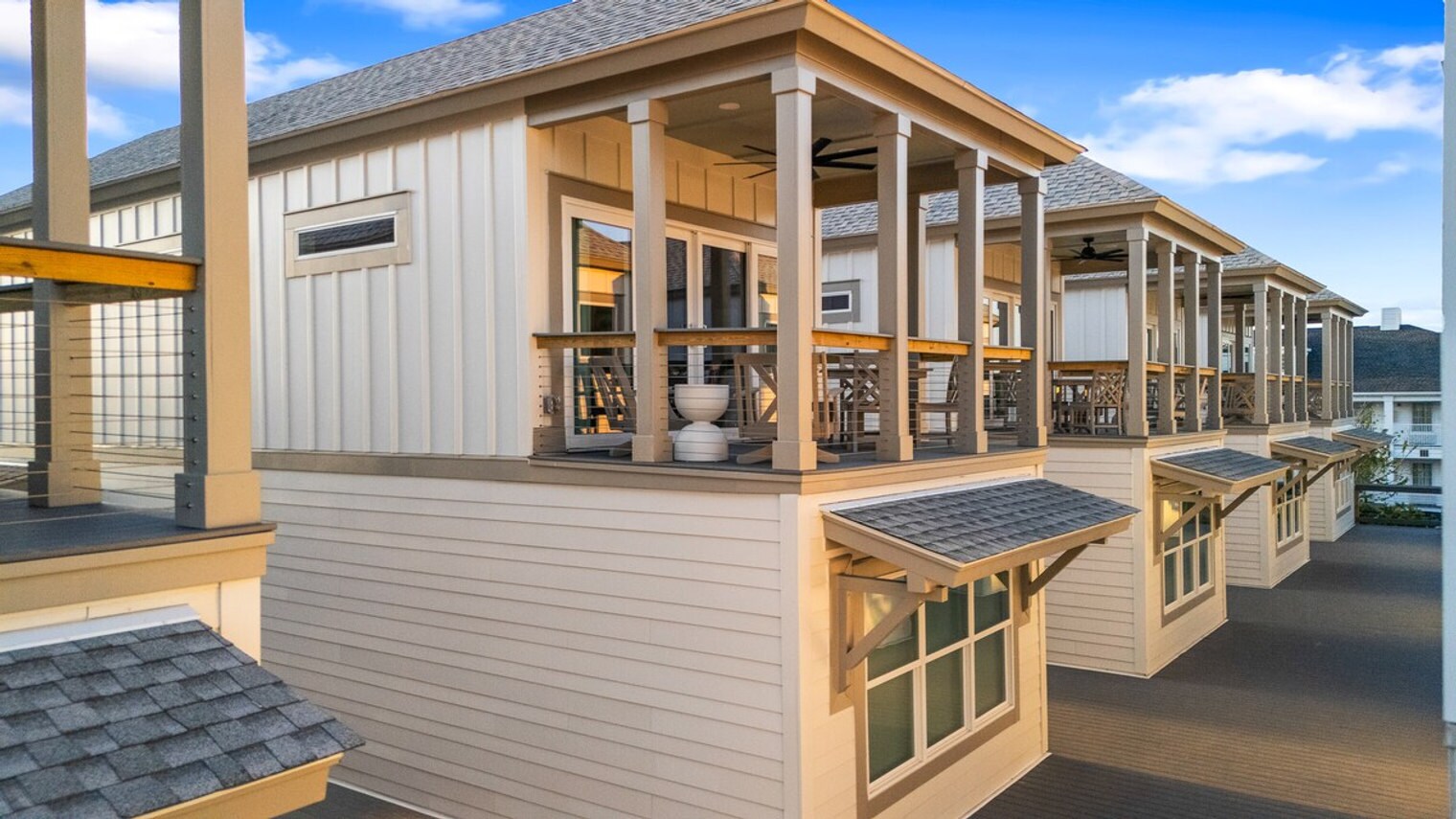 Building Photo - 435 Marina Dr