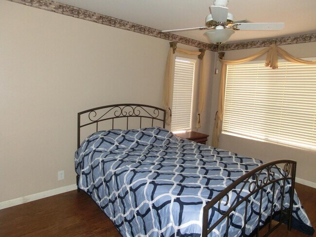 Building Photo - 8646 W Rockwood Dr