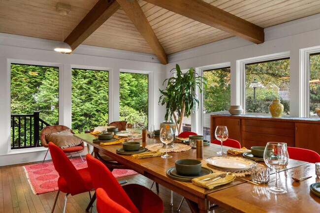 Building Photo - 2720 N Fillmore St