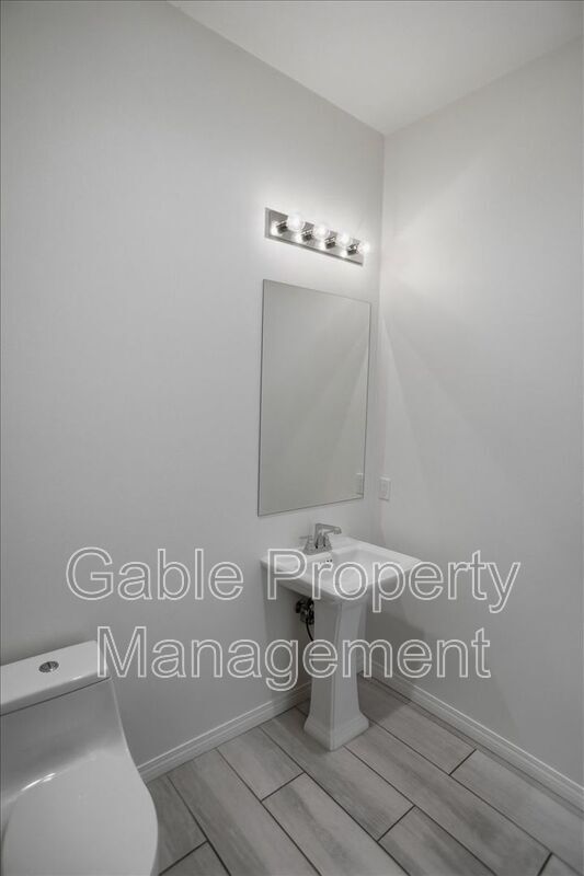 Building Photo - 27623 Solana Wy