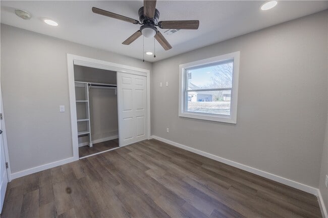 Building Photo - 17 Dillow Dr