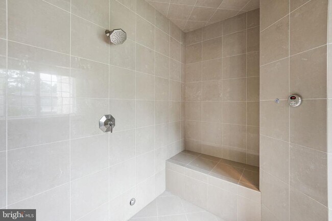 Building Photo - 2233 Van Buren Ct
