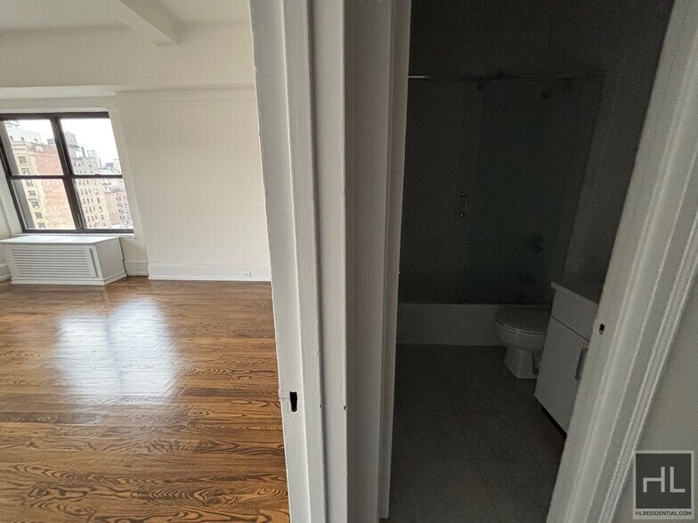 Building Photo - WEST 73 STREET