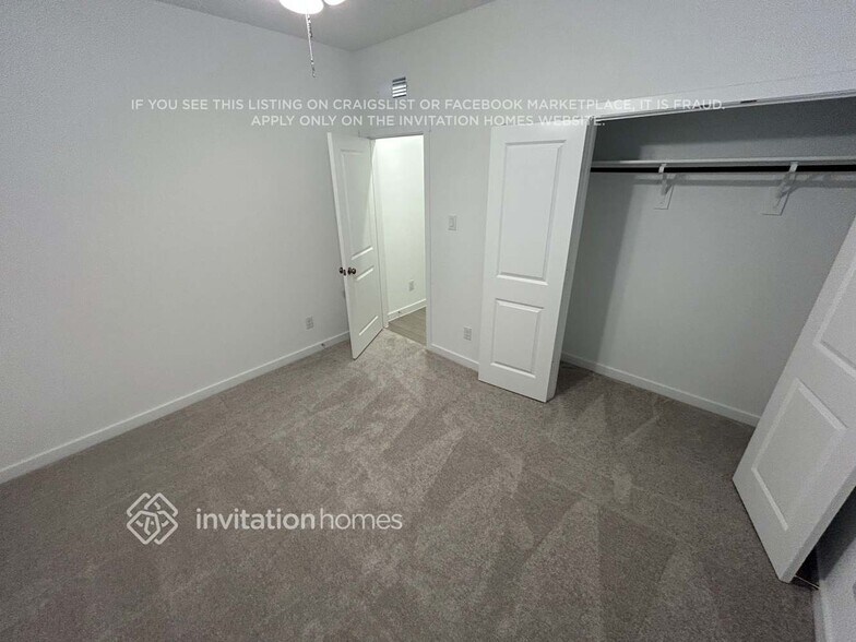 Building Photo - 327 Sedalia Trl