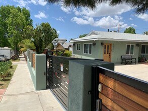 Building Photo - Beautiful 4 Bedroom, 2 Bathroom Sylmar House for Lease (Main House)!