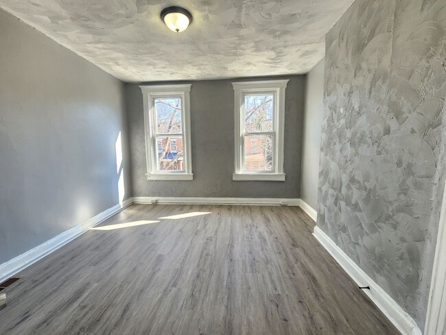 Building Photo - Spacious 3 Bedroom Home  In West Baltimore